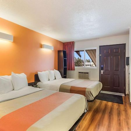 Motel 6-Lethbridge, Ab Bagian luar foto